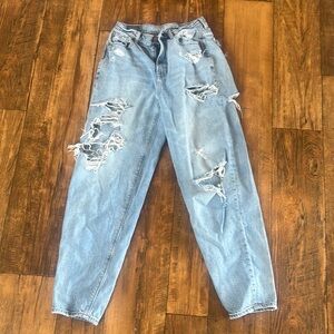 american eagle relaxed mom jean